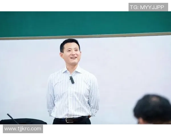 武汉极限运动队边路渗透战术解析与实践探讨